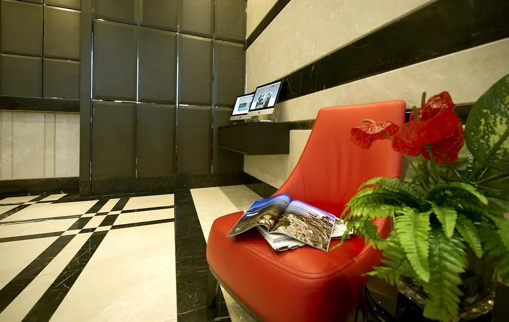 V Hotel Bencoolen Singapore 4*,