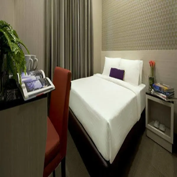 V Hotel Bencoolen Singapore 4*,